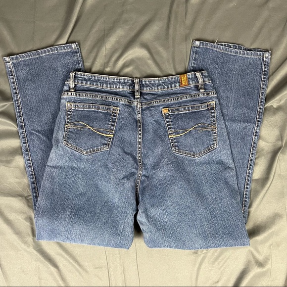 Wrangler Aura Regular Rise | Size 14R - Picture 4 of 4